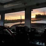 Wheelhouse Euphrate Houseboat Bed & Breakfast 3*