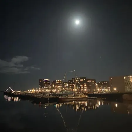 Wheelhouse Euphrate Houseboat 住宿加早餐酒店 *