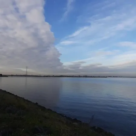 Wheelhouse Euphrate Houseboat Nocleg ze śniadaniem 3*