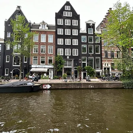 Bed & Breakfast Wheelhouse Euphrate Houseboat 3*