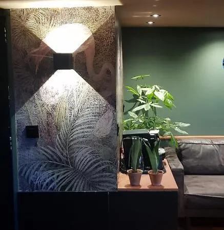 Wheelhouse Euphrate Houseboat Bed & Breakfast Amsterdam