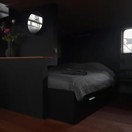 Bed & Breakfast Wheelhouse Euphrate Houseboat 3*