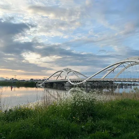 Bed & Breakfast Wheelhouse Euphrate Houseboat