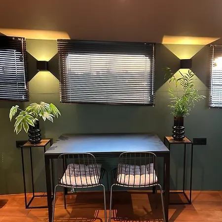 Wheelhouse Euphrate Houseboat Nocleg ze śniadaniem 3*