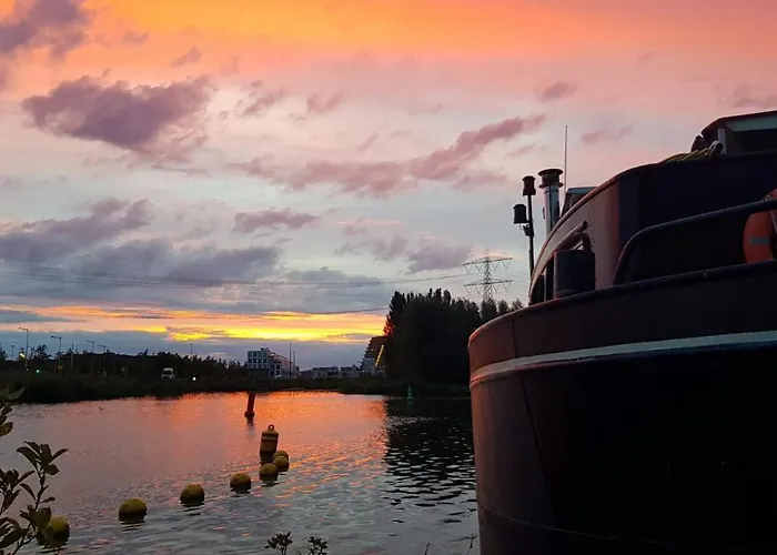 Wheelhouse Euphrate Houseboat 3* Amsterdam
