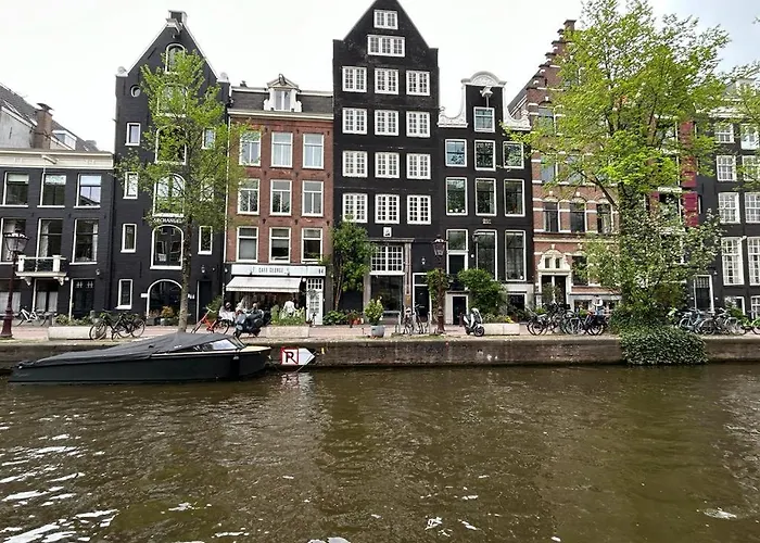 Bed & Breakfast Wheelhouse Euphrate Houseboat 3*