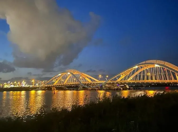 Wheelhouse Euphrate Houseboat 3*