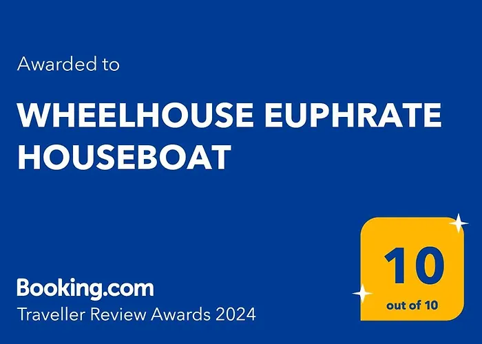 Wheelhouse Euphrate Houseboat Bed & Breakfast