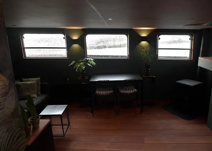 Wheelhouse Euphrate Houseboat 3* Amsterdam