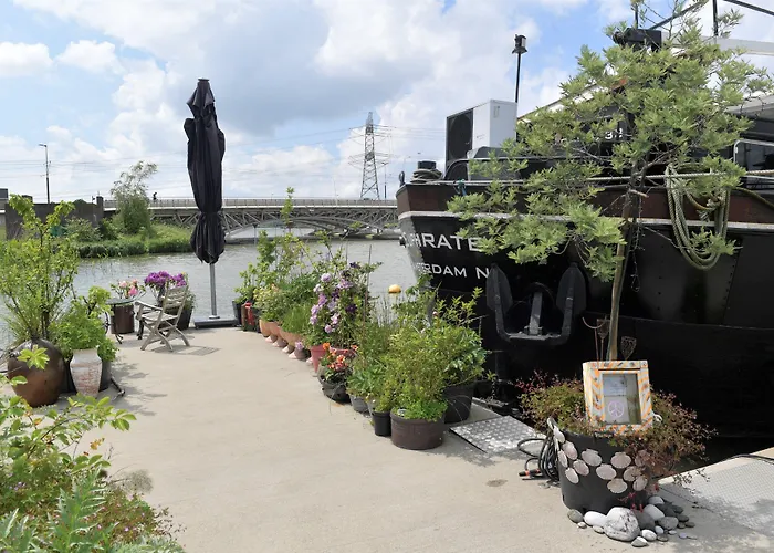 Wheelhouse Euphrate Houseboat 3* Amsterdam