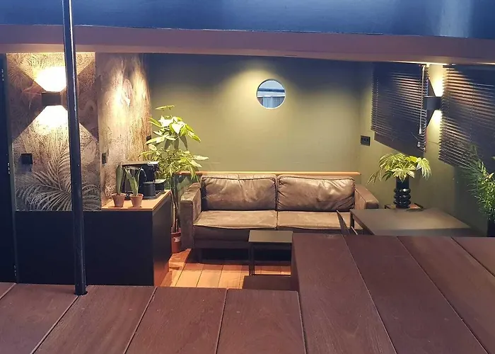 Wheelhouse Euphrate Houseboat Amsterdam