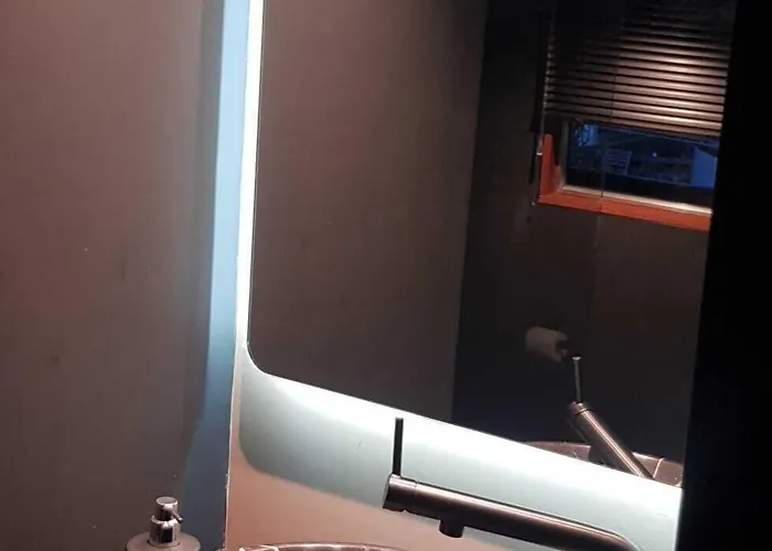 Bed & Breakfast Wheelhouse Euphrate Houseboat 3*