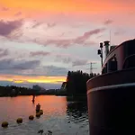 Wheelhouse Euphrate Houseboat 3* Амстердам