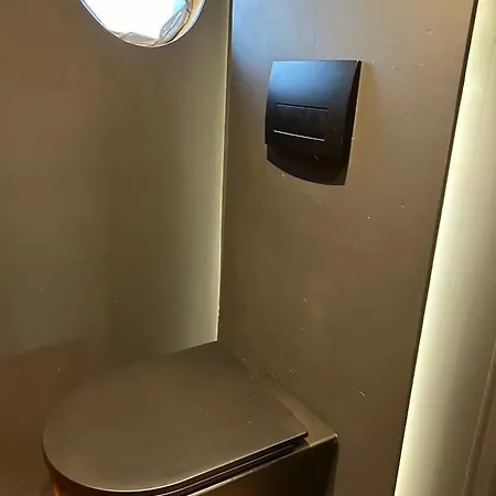 Wheelhouse Euphrate Houseboat 3* アムステルダム